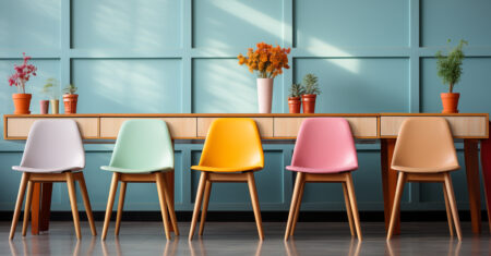 Cadeiras Coloridas: Dicas para Transformar sua Decoração