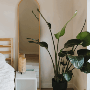 Espelhos no quarto: onde colocar e como usar pra ampliar e valorizar o ambiente