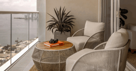 Sacada de apartamento: Como Decorar e Transformar Seu Espaço em um Refúgio Único