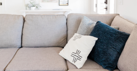 Como Colocar Almofadas no Sofá: Guia Prático para Decorar com Estilo e Conforto